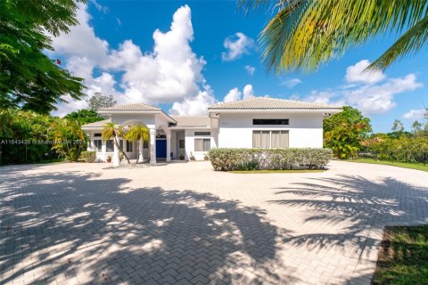 Купить виллу или дом в Корал-Спрингс, Флорида 9 спален, 758.73м2, № 1958619 - фото 7