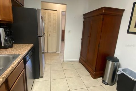 Condominio en alquiler en Gainesville, Florida, 3 dormitorios, 127.83 m2 № 1751657 - foto 10