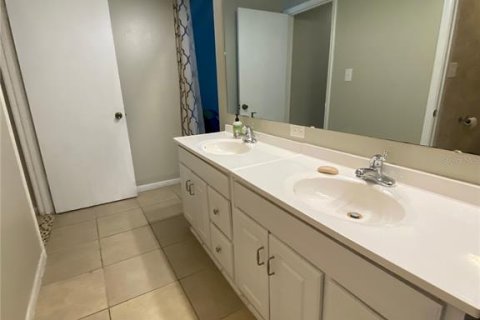 Condo in Gainesville, Florida, 3 bedrooms  № 1751657 - photo 22