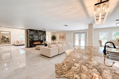 Villa ou maison à vendre à Valrico, Floride: 6 chambres, 627.93 m2 № 2396701 - photo 11