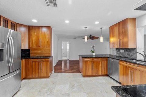 Casa en venta en Saint Petersburg, Florida, 5 dormitorios, 252.88 m2 № 1666082 - foto 24