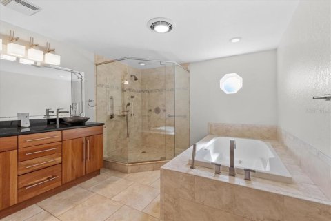 Casa en venta en Saint Petersburg, Florida, 5 dormitorios, 252.88 m2 № 1666082 - foto 17