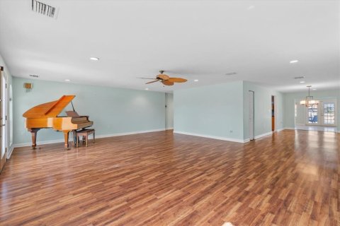 Casa en venta en Saint Petersburg, Florida, 5 dormitorios, 252.88 m2 № 1666082 - foto 10