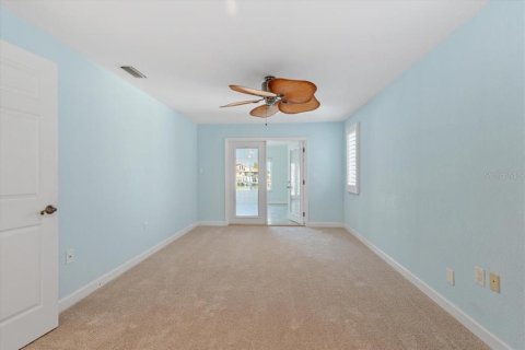 Casa en venta en Saint Petersburg, Florida, 5 dormitorios, 252.88 m2 № 1666082 - foto 14