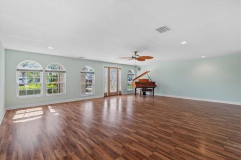 Casa en venta en Saint Petersburg, Florida, 5 dormitorios, 252.88 m2 № 1666082 - foto 11