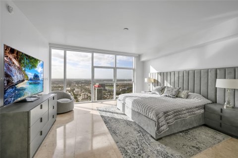 Condo in Hallandale Beach, Florida, 1 bedroom № 1966878 - photo 15