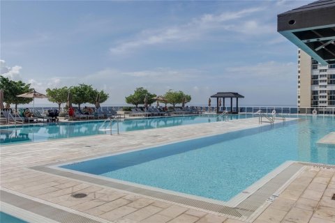 Condo in Hallandale Beach, Florida, 1 bedroom № 1966878 - photo 27