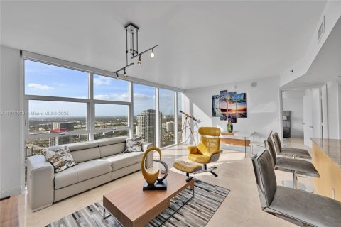 Condo in Hallandale Beach, Florida, 1 bedroom № 1966878 - photo 5