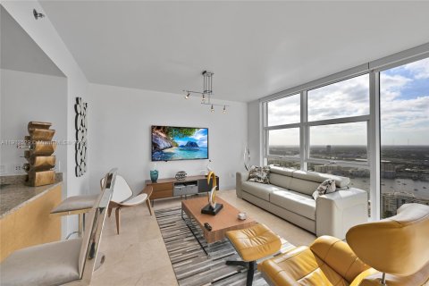 Condo in Hallandale Beach, Florida, 1 bedroom № 1966878 - photo 14