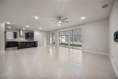 House in Oviedo, Florida 4 bedrooms, 268.95 sq.m. № 1894591 - photo 7