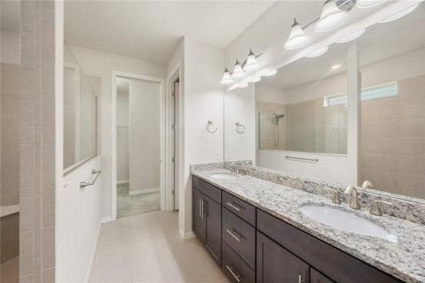 House in Oviedo, Florida 4 bedrooms, 268.95 sq.m. № 1894591 - photo 27
