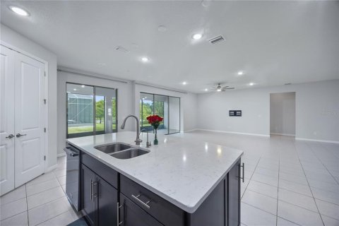 House in Oviedo, Florida 4 bedrooms, 268.95 sq.m. № 1894591 - photo 18