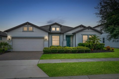 House in Oviedo, Florida 4 bedrooms, 268.95 sq.m. № 1894591 - photo 1