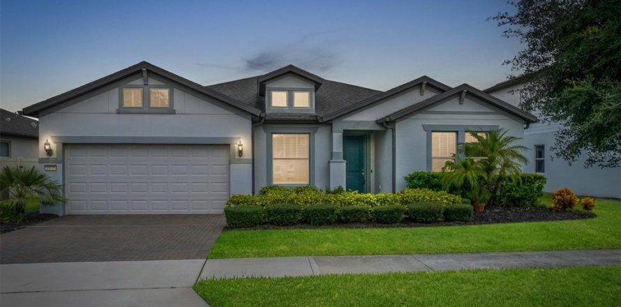 House in Oviedo, Florida 4 bedrooms, 268.95 sq.m. № 1894591