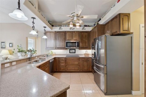 House in Mount Dora, Florida 4 bedrooms, 236.34 sq.m. № 2218507 - photo 19