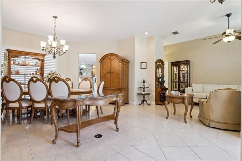 House in Mount Dora, Florida 4 bedrooms, 236.34 sq.m. № 2218507 - photo 5