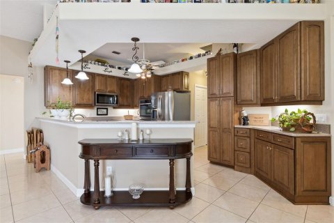 House in Mount Dora, Florida 4 bedrooms, 236.34 sq.m. № 2218507 - photo 16
