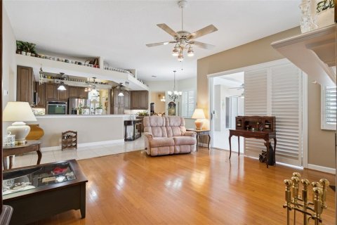 House in Mount Dora, Florida 4 bedrooms, 236.34 sq.m. № 2218507 - photo 14