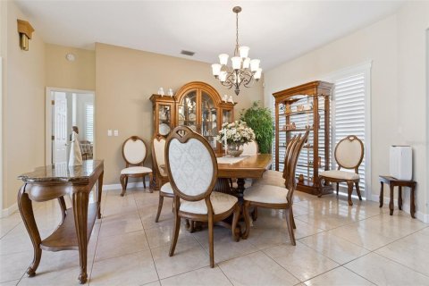 House in Mount Dora, Florida 4 bedrooms, 236.34 sq.m. № 2218507 - photo 7