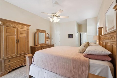 House in Mount Dora, Florida 4 bedrooms, 236.34 sq.m. № 2218507 - photo 25