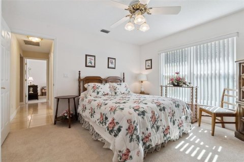 House in Mount Dora, Florida 4 bedrooms, 236.34 sq.m. № 2218507 - photo 30