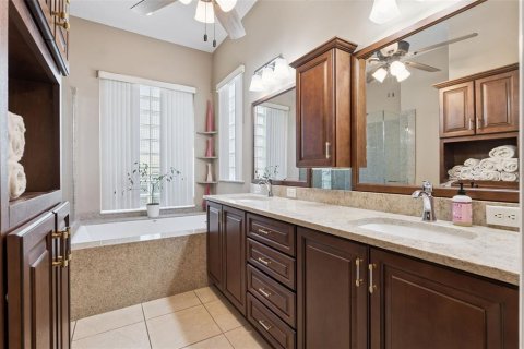 House in Mount Dora, Florida 4 bedrooms, 236.34 sq.m. № 2218507 - photo 26