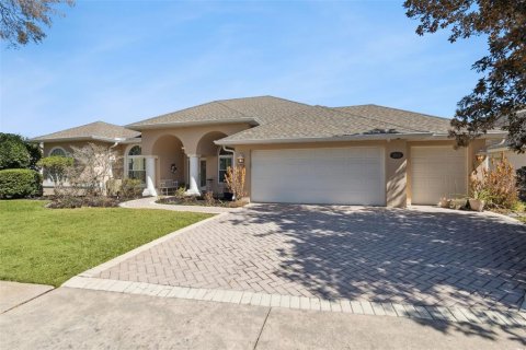 House in Mount Dora, Florida 4 bedrooms, 236.34 sq.m. № 2218507 - photo 3