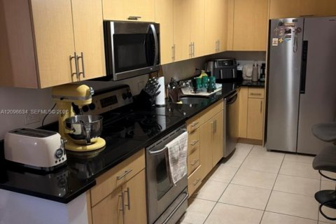 Copropriété à louer à North Bay Village, Floride: 1 chambre, 76.64 m2 № 2390433 - photo 10