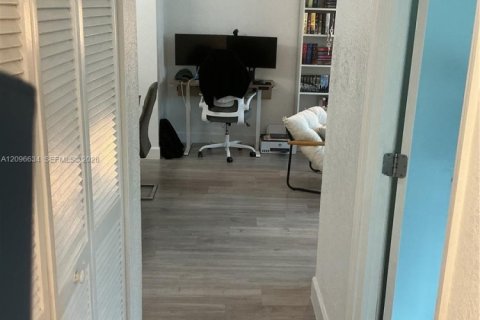 Copropriété à louer à North Bay Village, Floride: 1 chambre, 76.64 m2 № 2390433 - photo 11
