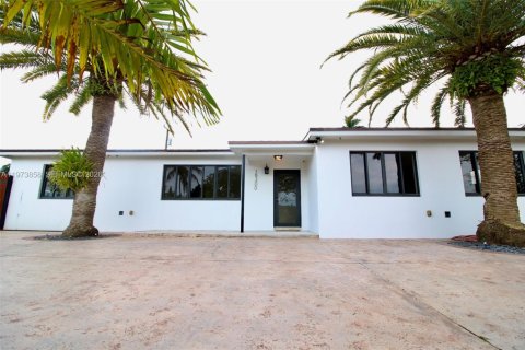 Casa en venta en Homestead, Florida, 3 dormitorios, 147.25 m2 № 2033596 - foto 5