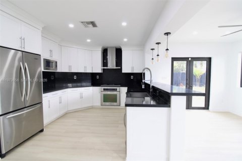 Casa en venta en Homestead, Florida, 3 dormitorios, 147.25 m2 № 2033596 - foto 18