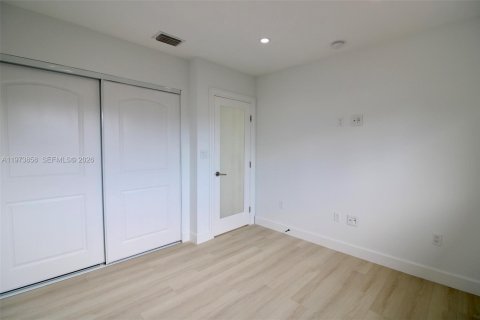 Casa en venta en Homestead, Florida, 3 dormitorios, 147.25 m2 № 2033596 - foto 25