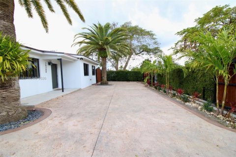 Casa en Homestead, Florida 3 dormitorios, 147.25 m2 № 2033596