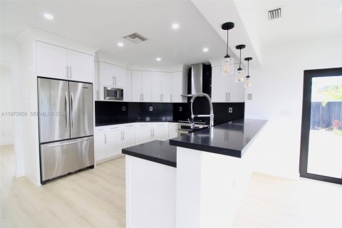 Casa en venta en Homestead, Florida, 3 dormitorios, 147.25 m2 № 2033596 - foto 19