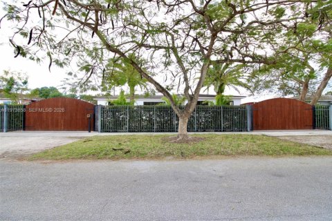 Casa en venta en Homestead, Florida, 3 dormitorios, 147.25 m2 № 2033596 - foto 4