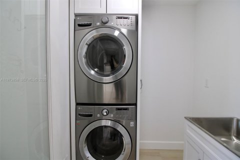 Casa en venta en Homestead, Florida, 3 dormitorios, 147.25 m2 № 2033596 - foto 29