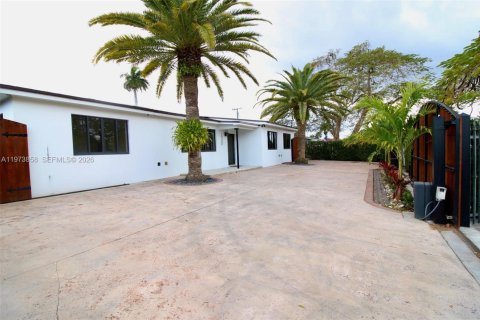 Casa en venta en Homestead, Florida, 3 dormitorios, 147.25 m2 № 2033596 - foto 3