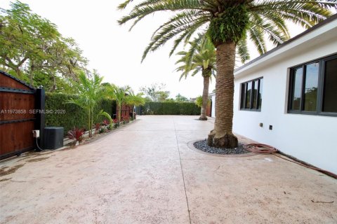 Casa en venta en Homestead, Florida, 3 dormitorios, 147.25 m2 № 2033596 - foto 6