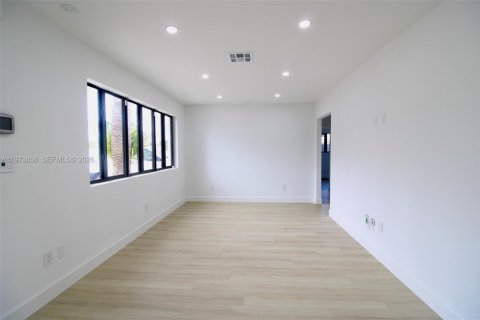 Casa en venta en Homestead, Florida, 3 dormitorios, 147.25 m2 № 2033596 - foto 11