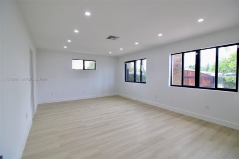 Casa en venta en Homestead, Florida, 3 dormitorios, 147.25 m2 № 2033596 - foto 12