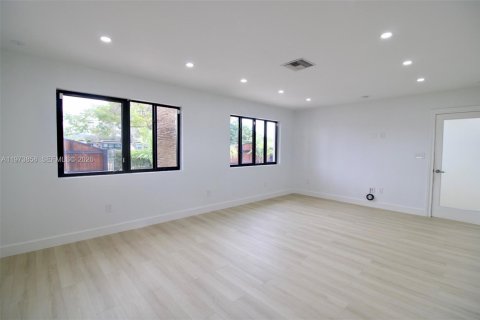 Casa en venta en Homestead, Florida, 3 dormitorios, 147.25 m2 № 2033596 - foto 13