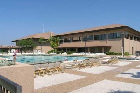 Condo in Pembroke Pines, Florida, 2 bedrooms  № 1811780 - photo 4
