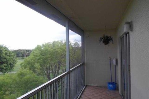 Condo in Pembroke Pines, Florida, 2 bedrooms  № 1811780 - photo 6