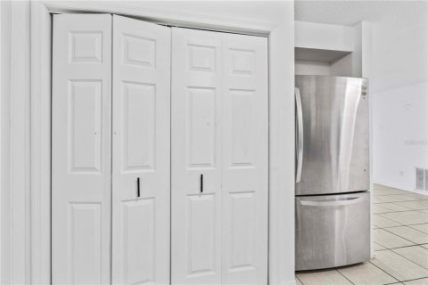 Casa en alquiler en Spring Hill, Florida, 2 dormitorios, 80.27 m2 № 1903331 - foto 15