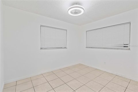 Casa en alquiler en Spring Hill, Florida, 2 dormitorios, 80.27 m2 № 1903331 - foto 11