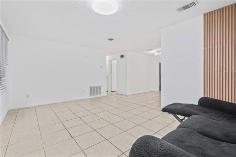 Casa en alquiler en Spring Hill, Florida, 2 dormitorios, 80.27 m2 № 1903331 - foto 20