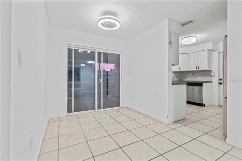 Casa en alquiler en Spring Hill, Florida, 2 dormitorios, 80.27 m2 № 1903331 - foto 13