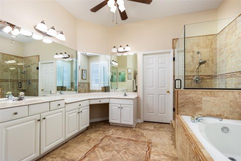 Villa ou maison à vendre à Lake Mary, Floride: 4 chambres, 261.33 m2 № 2356733 - photo 18