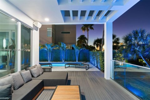 Casa en venta en Doral, Florida, 5 dormitorios, 347.18 m2 № 2382714 - foto 30