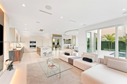 Casa en venta en Doral, Florida, 5 dormitorios, 347.18 m2 № 2382714 - foto 20